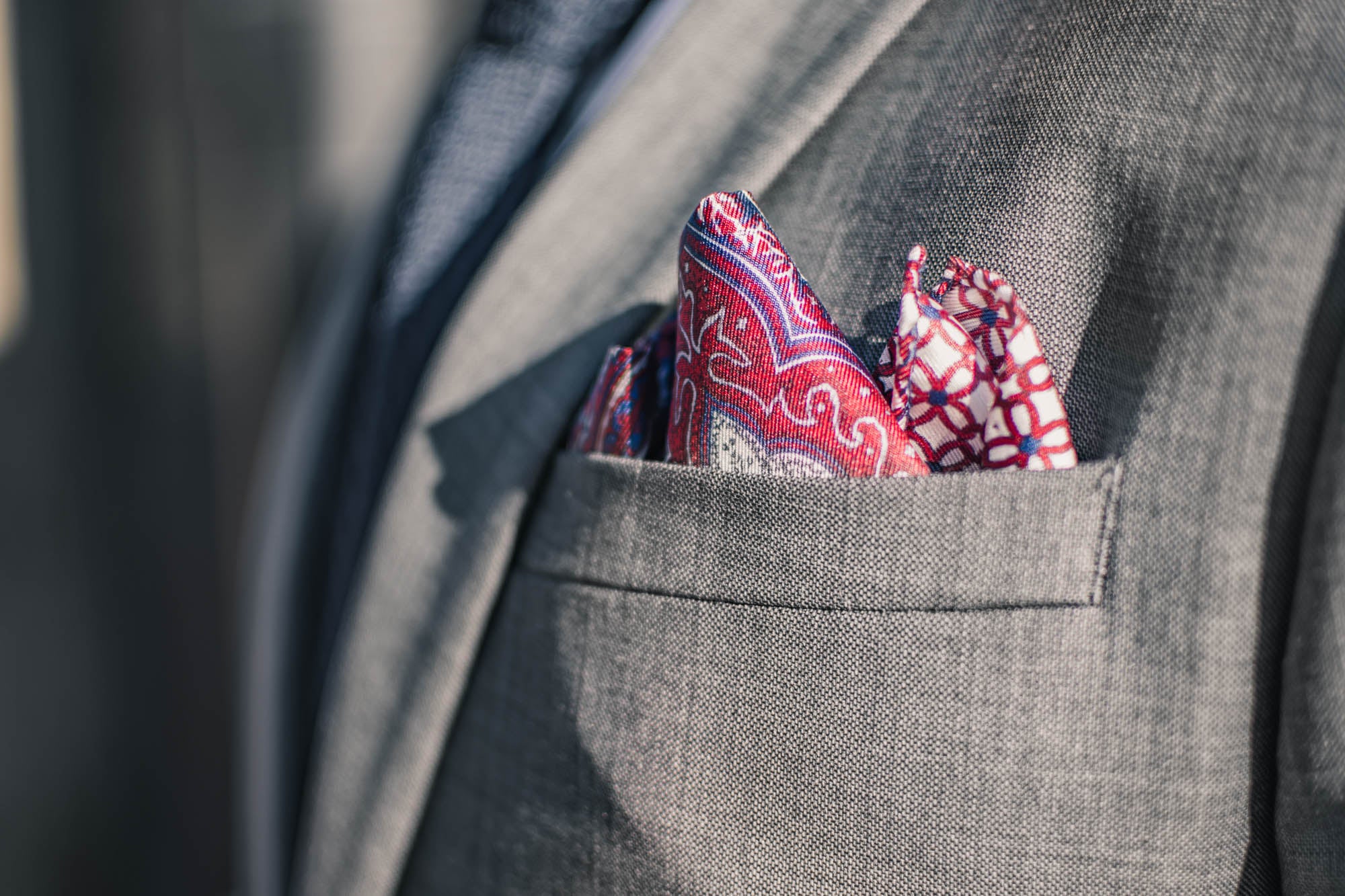 The Primo Solid Silk Tie Necktie & Pocket Square / Regular (60) / Red
